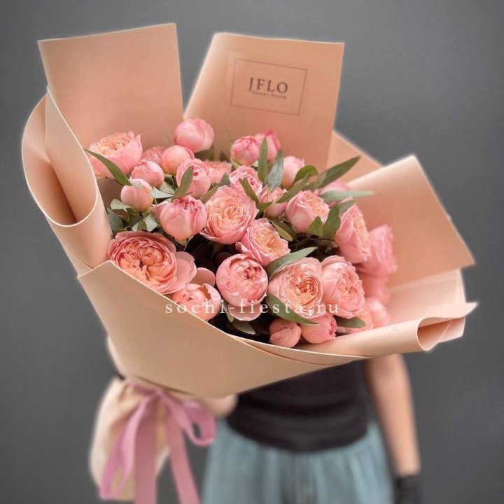 Букет из 9 кустовых роз Джульетта в Нижневартовске