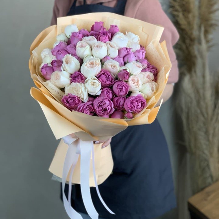 Букет кустовых роз Джулиана в Нижневартовске