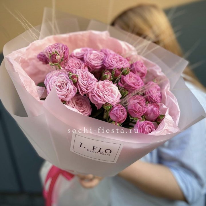 Пионовидные розы Мадам Бомбастик Pink в Нижневартовске