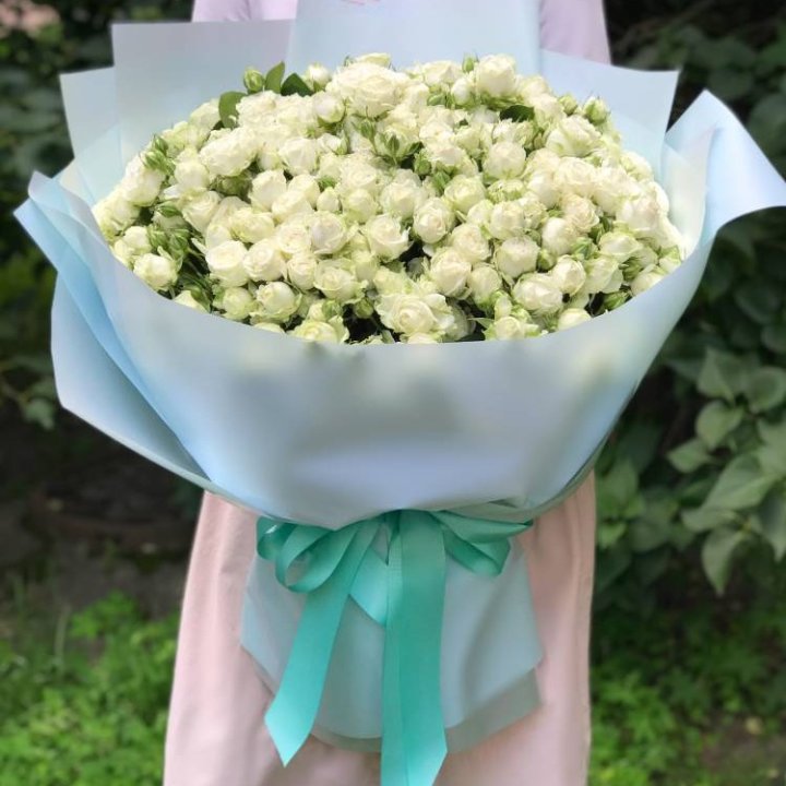 51 белая кустовая роза в Нижневартовске