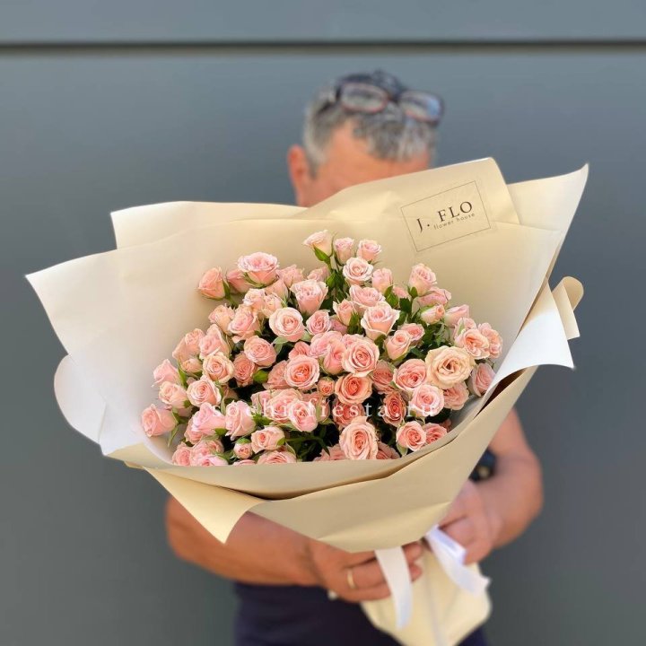 Кустовые розы леди в Нижневартовске