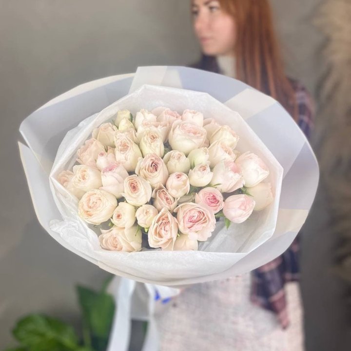 Букет кустовых роз в Нижневартовске