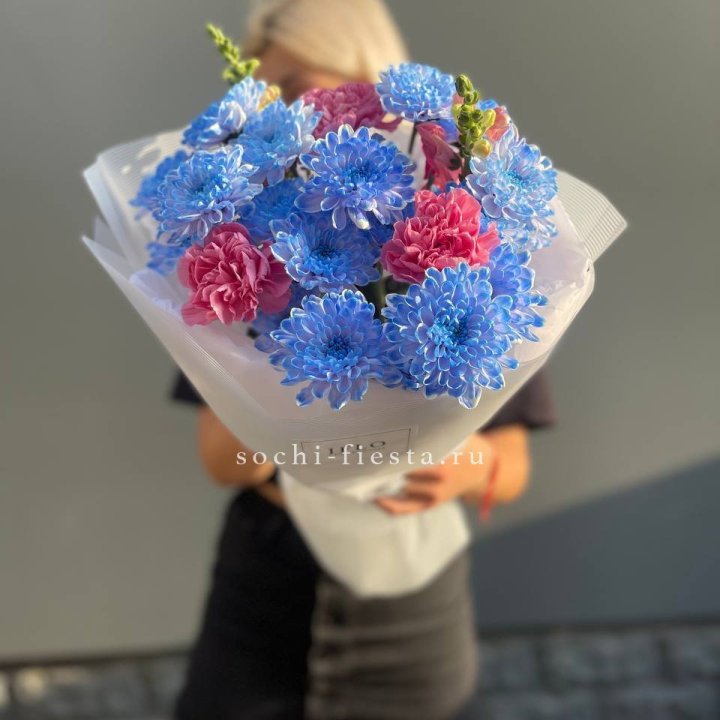 Букет сборный с хризантемой в Нижневартовске