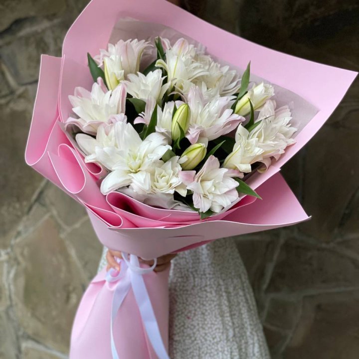Букет пионовидных лилий №1 в Нижневартовске