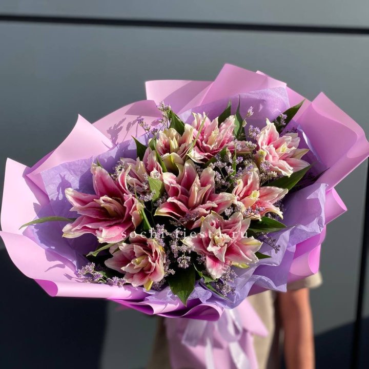 Букет пионовидных лилий №4 в Нижневартовске