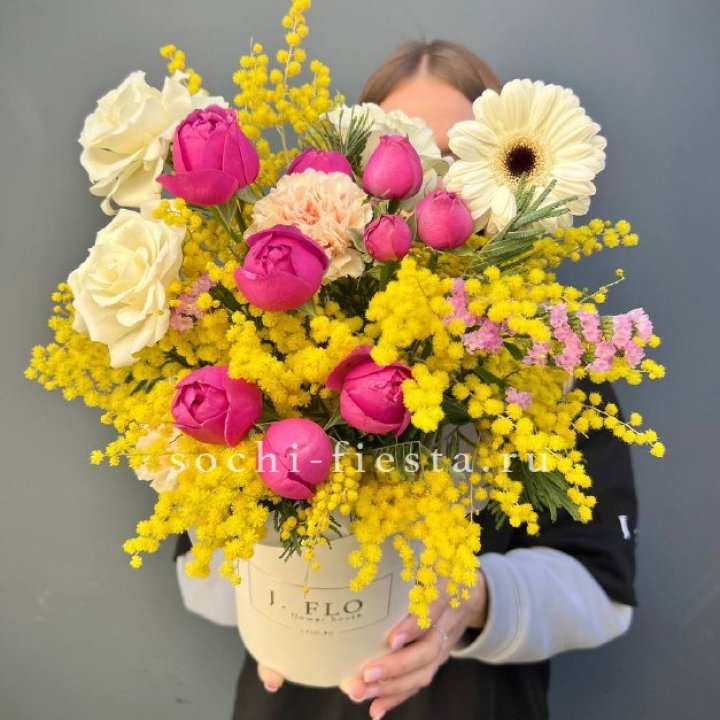 Цветы в боксе "Слобода" в Нижневартовске