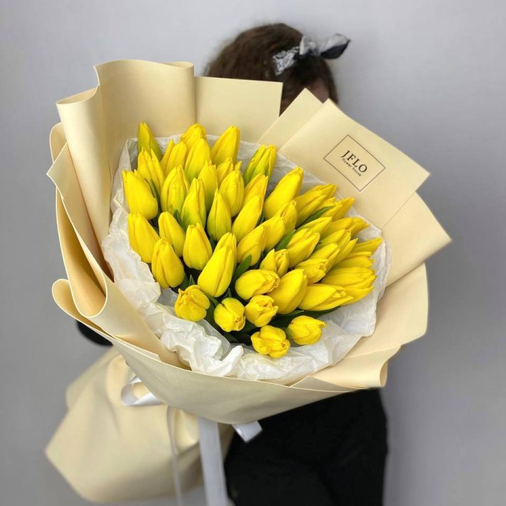 51 жёлтый тюльпан в Нижневартовске