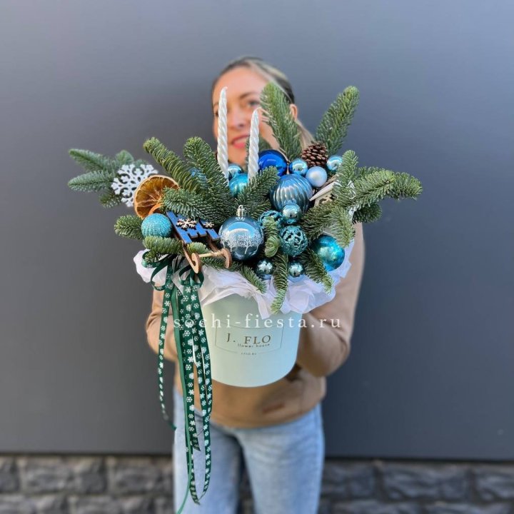 Композиция "Мери крисмас блю" в Нижневартовске