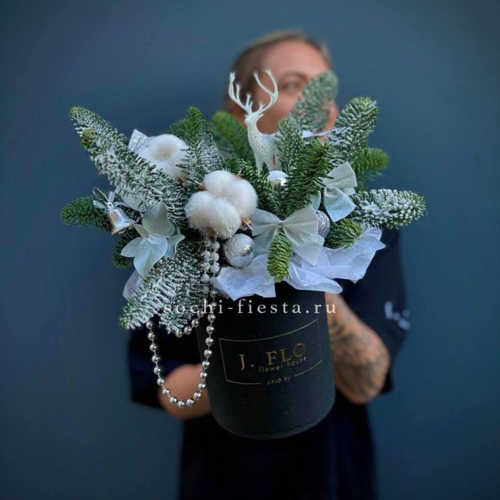 Композиция "Мери крисмас" в Нижневартовске