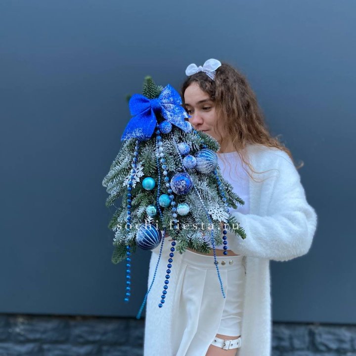 Новогодняя елочка "Блю" в Нижневартовске