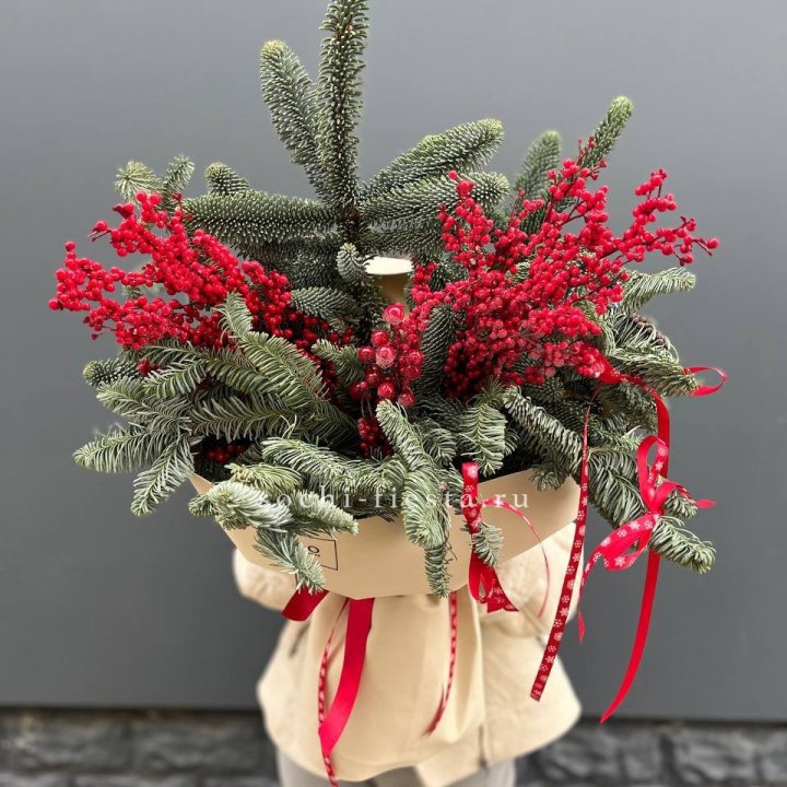 Букет нобилиса и ягод в Нижневартовске