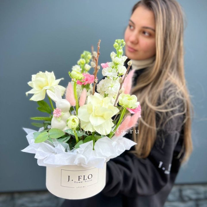 Цветочный бокс "Пасхальная композиция" в Нижневартовске