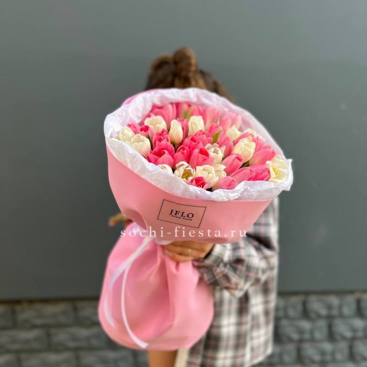 51 бело-розовый тюльпан в Нижневартовске