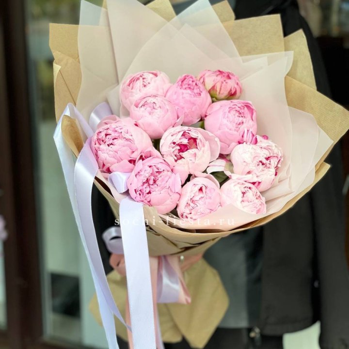 11 пионов в оформлении в Нижневартовске