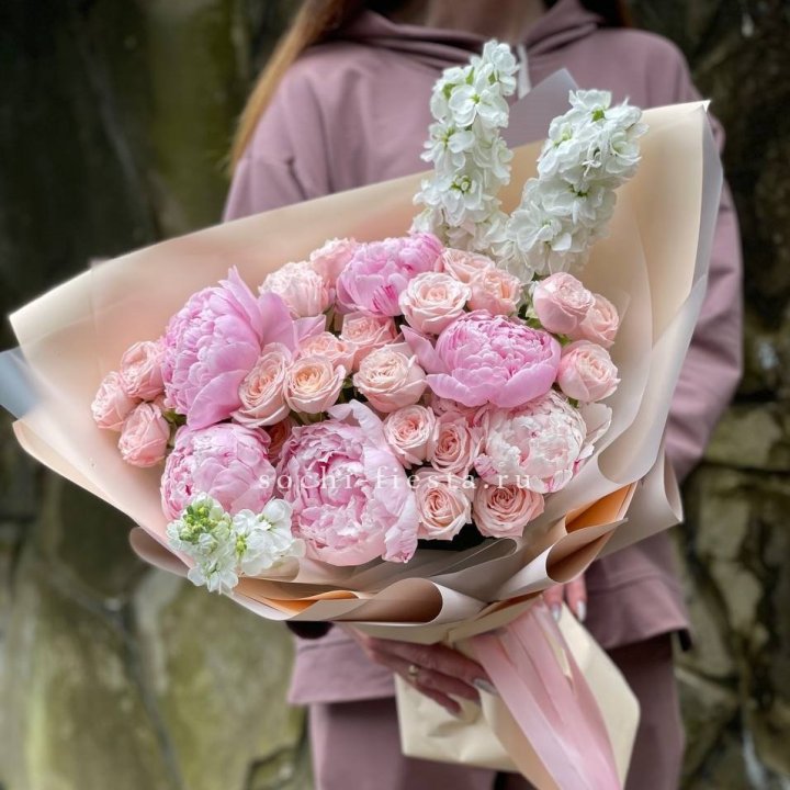 Букет с пионами №1 в Нижневартовске