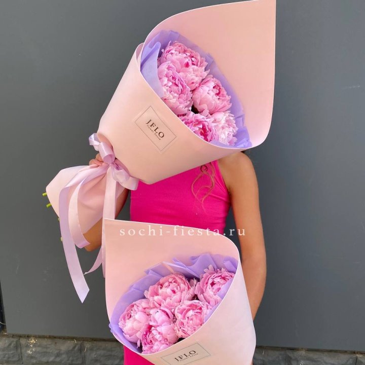 Букет из 5 пионов в Нижневартовске
