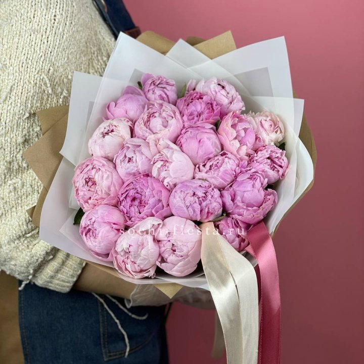 Букет из 21 пионов в Нижневартовске