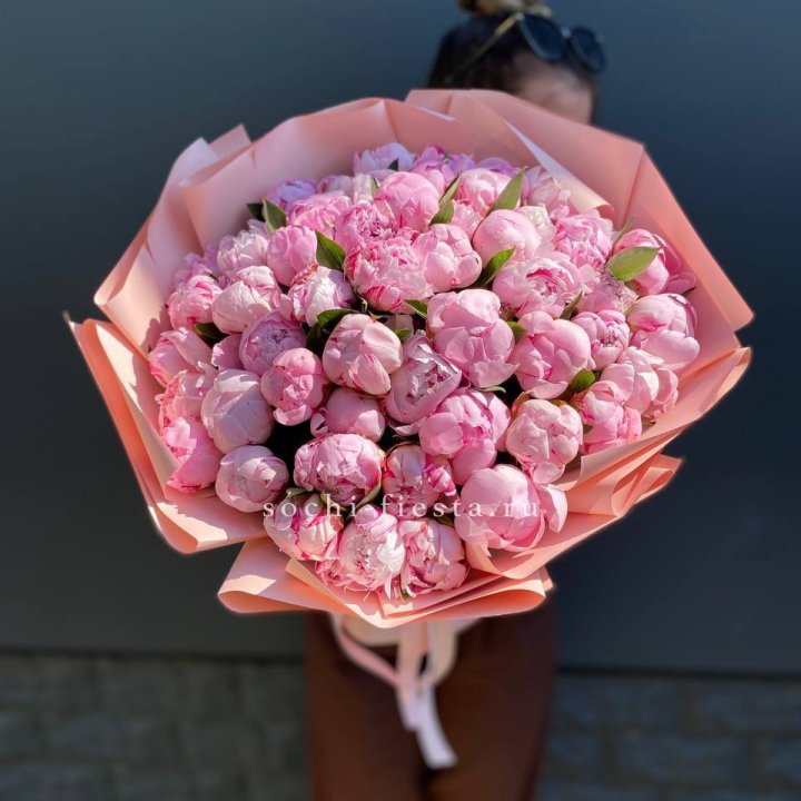 Нежный букет 51 пионов  в Нижневартовске