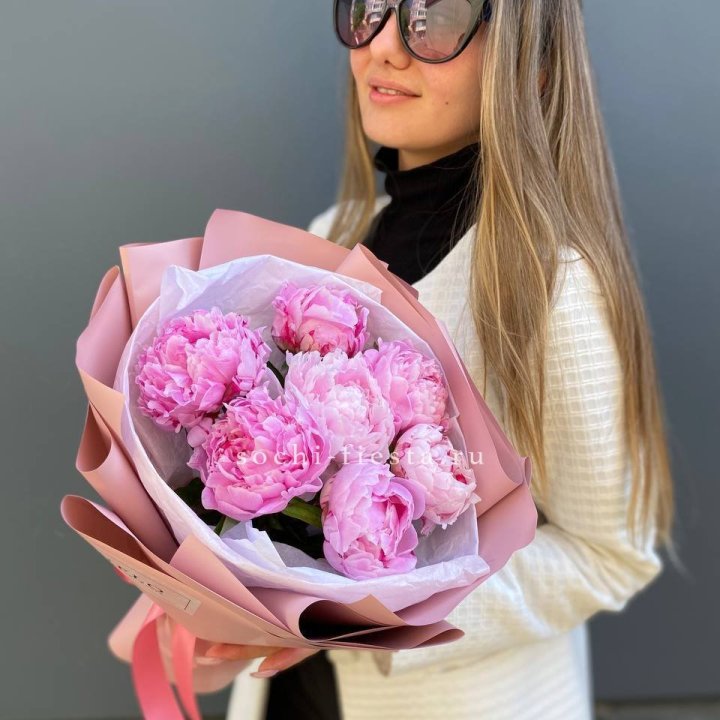 7 пионов в оформлении в Нижневартовске