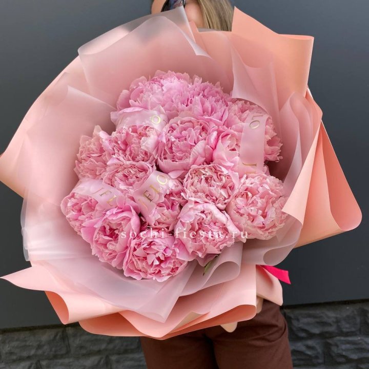 15 пионов "Монинг" в Нижневартовске