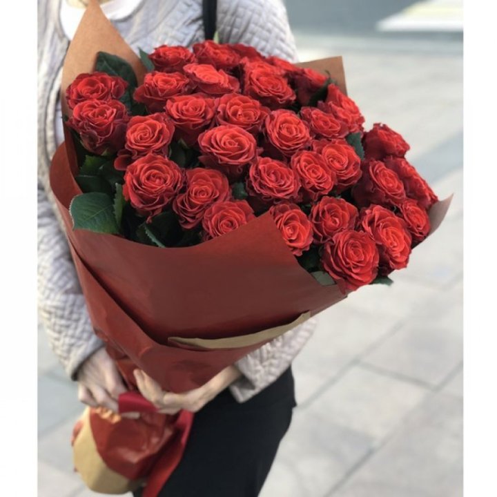 29 высоких роз  в Нижневартовске