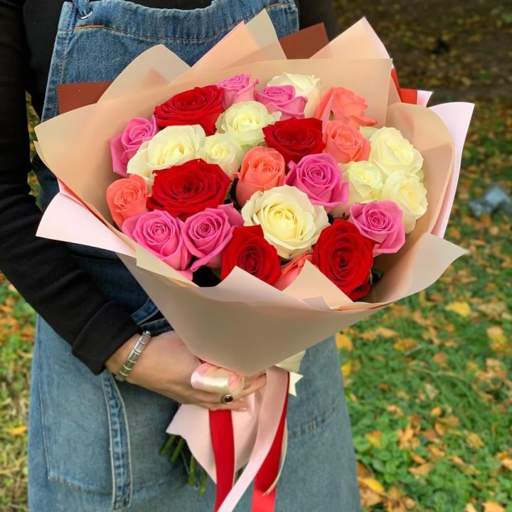 25 роз "Карусель" в Нижневартовске
