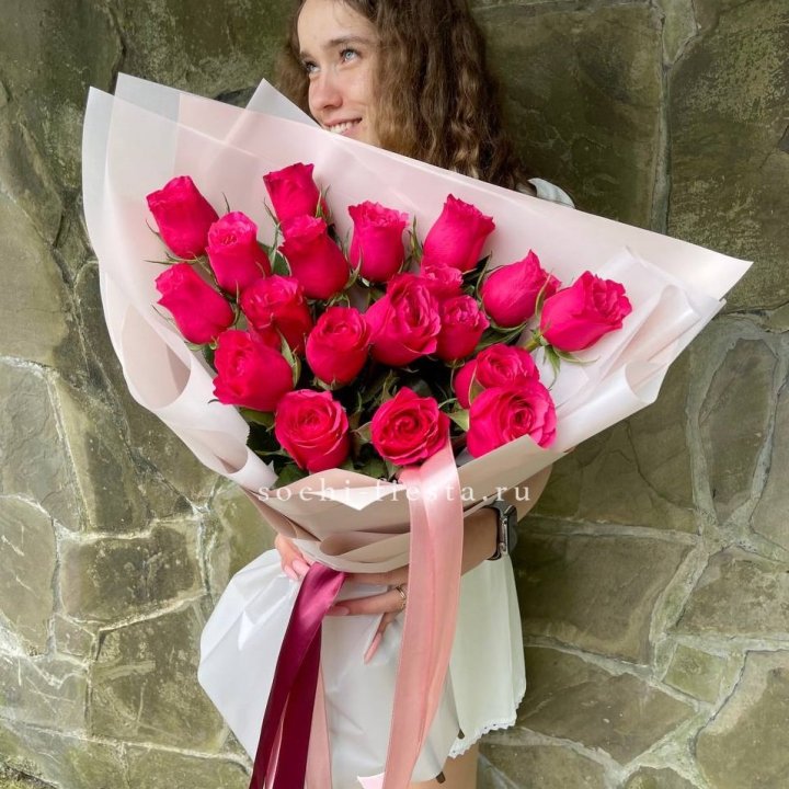 19 алых роз в Нижневартовске