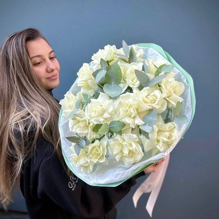15 Белых французских роз "Ноте бьянка" в Нижневартовске