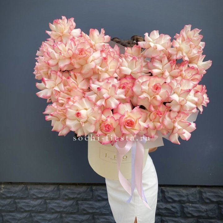 31 французская роза Джумилия в боксе в Нижневартовске