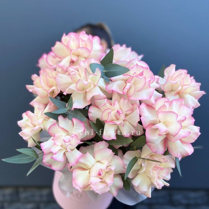 15 Французских роз Джумилия в боксе в Нижневартовске