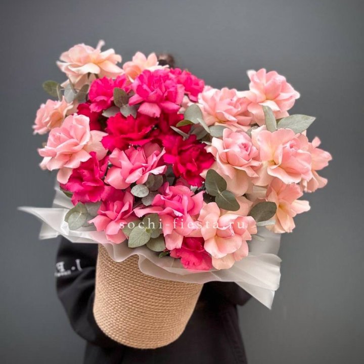 23 Французские розы Микс в боксе в Нижневартовске