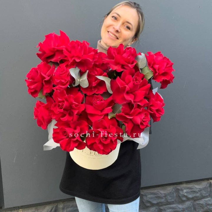 17 Французских роз в боксе в Нижневартовске