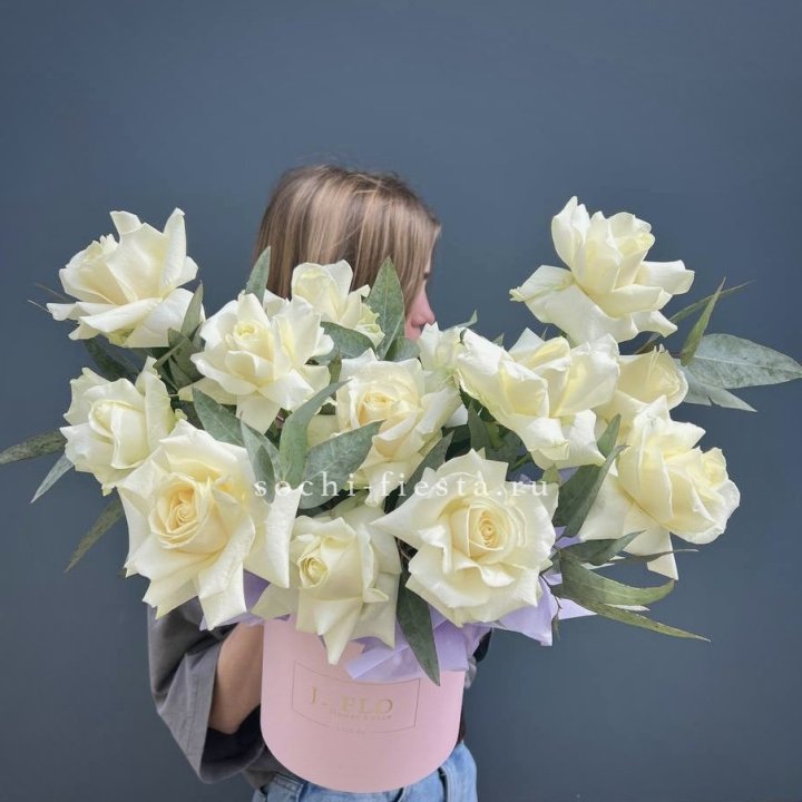 15 Французских роз в боксе в Нижневартовске