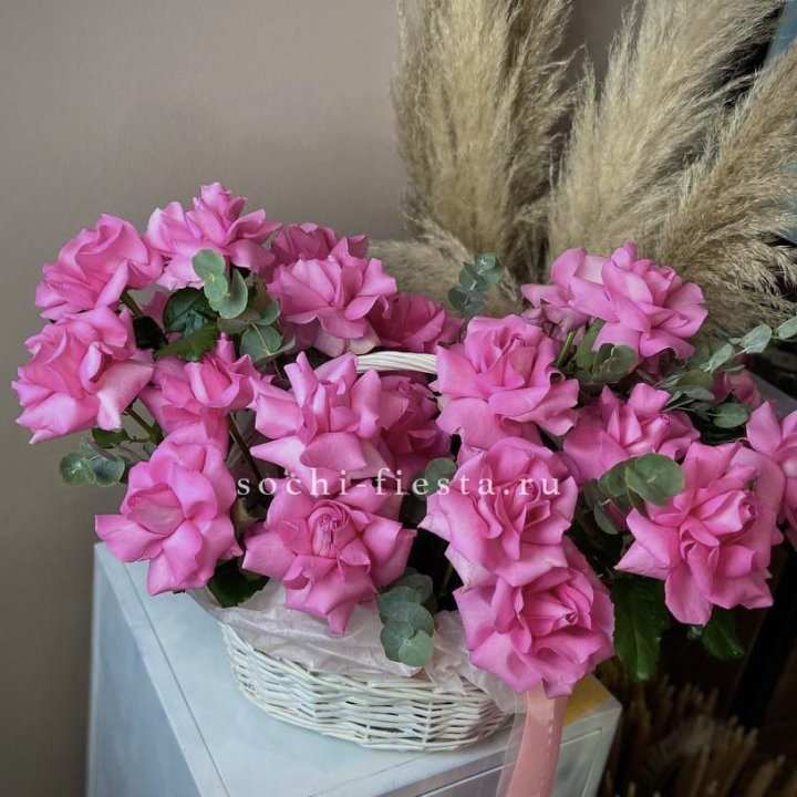 25 роз в цветочной корзине Пинк в Нижневартовске