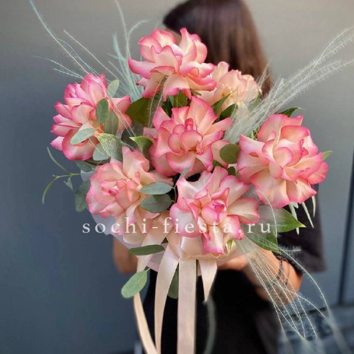 9 Французских роз Джумилия в боксе в Нижневартовске