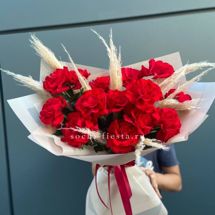 15 Красных французских розы в Нижневартовске