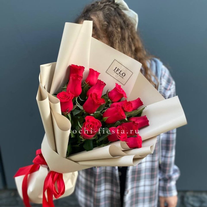 15 красных роз в Нижневартовске