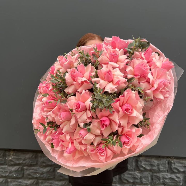  25 розовых французских роз в Нижневартовске