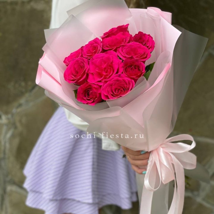 Букет алых роз в Нижневартовске