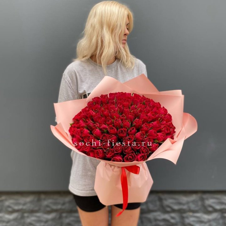 101  красная кенийская роза  с доставкой в Нижневартовске