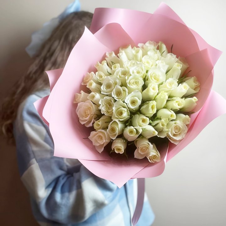 Букет из 51 белой розы (Кения) в Нижневартовске