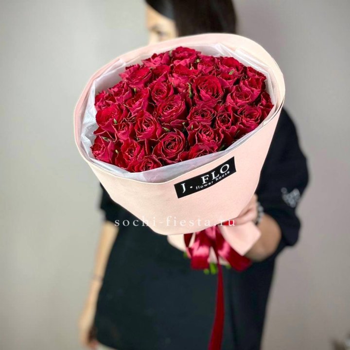 35 кенийских роз в Нижневартовске