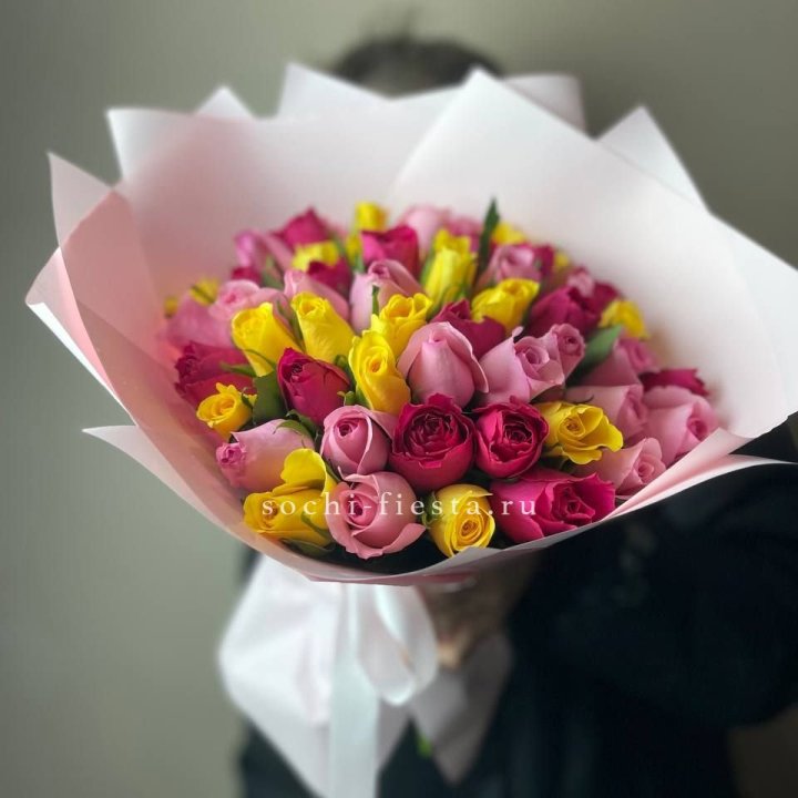 Букет из 51 розы Микс (Кения) в Нижневартовске