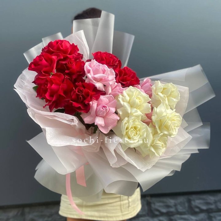 Микс из 17 роз в Нижневартовске