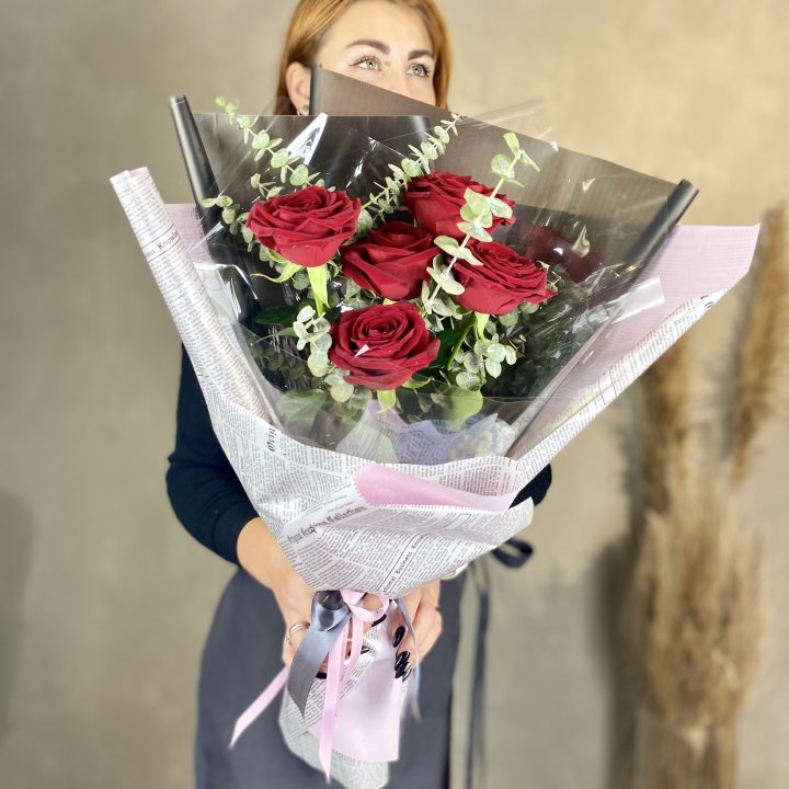 5 красных роз в Нижневартовске