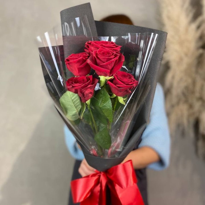 5 роз ред наоми в Нижневартовске