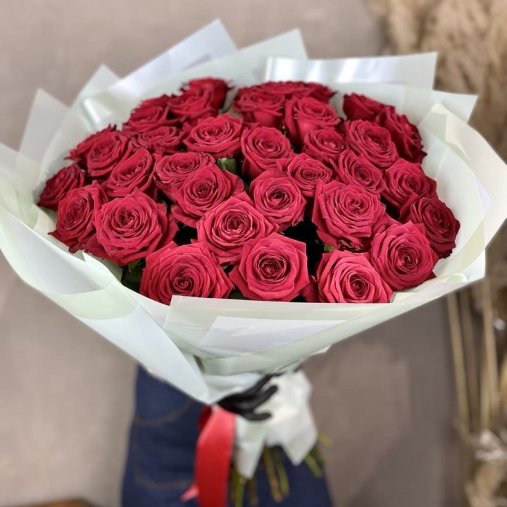 37 красных роз в Нижневартовске