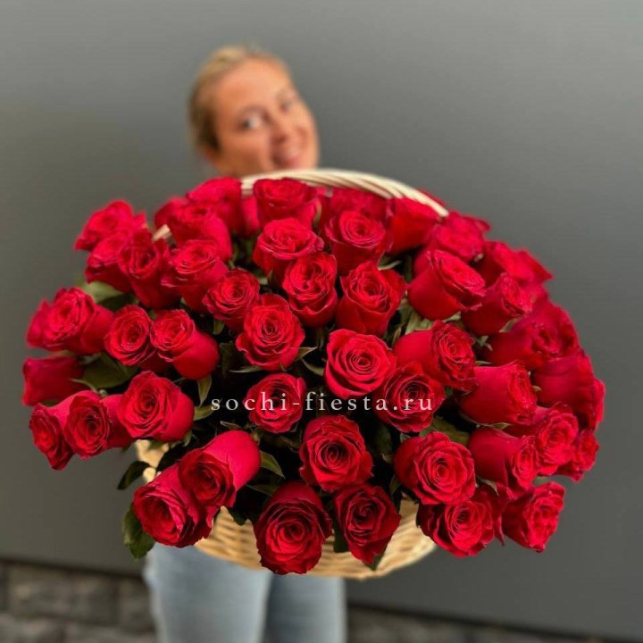 101 красная роза в корзине   в Нижневартовске