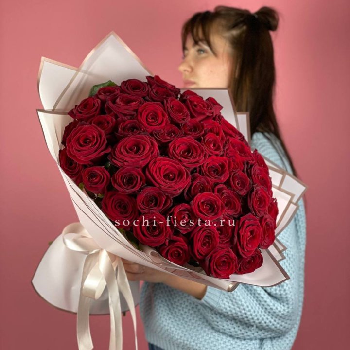 51 красная роза "Лавели" в Нижневартовске