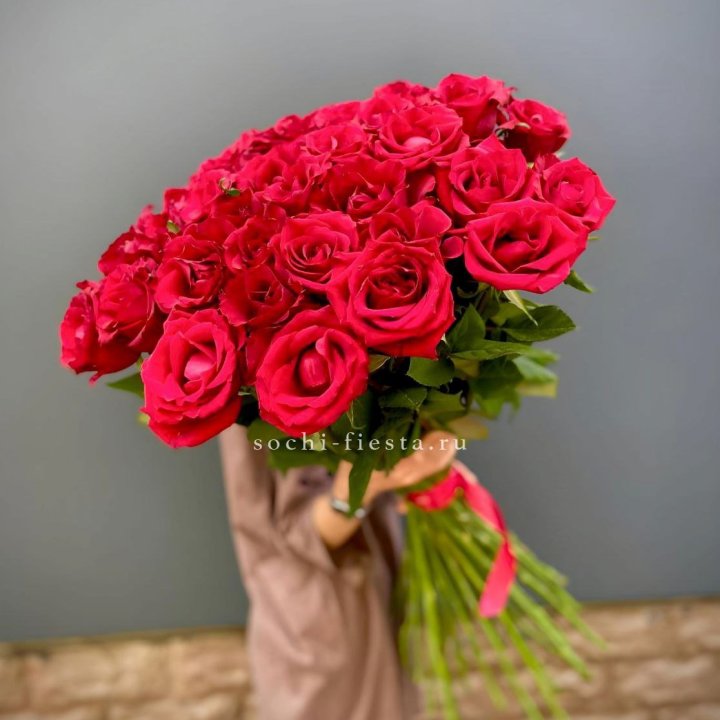 51 высокая красная роза в Нижневартовске
